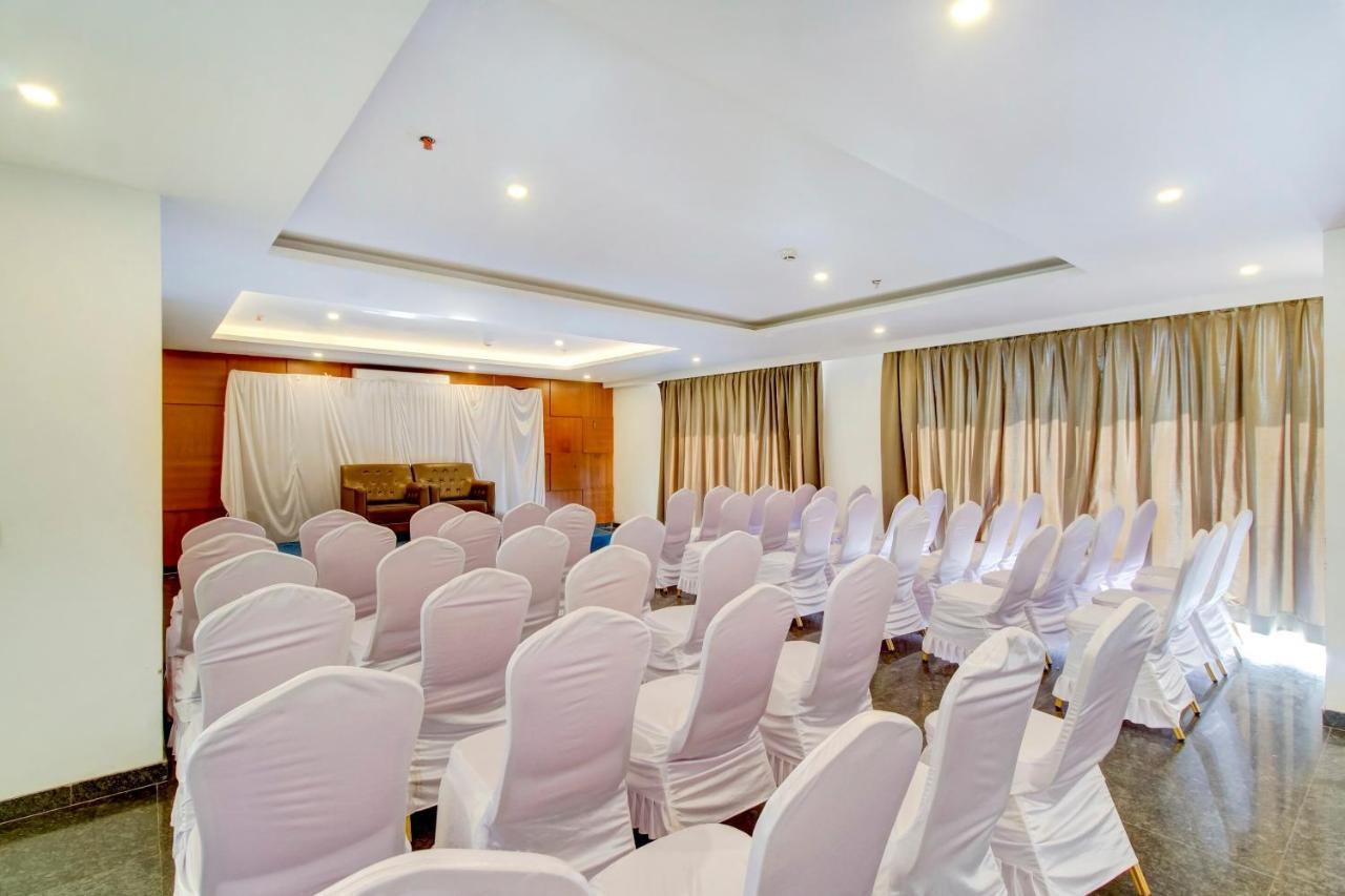 Capital O 77219 Hotel Dwarwata Dharwad Exterior foto